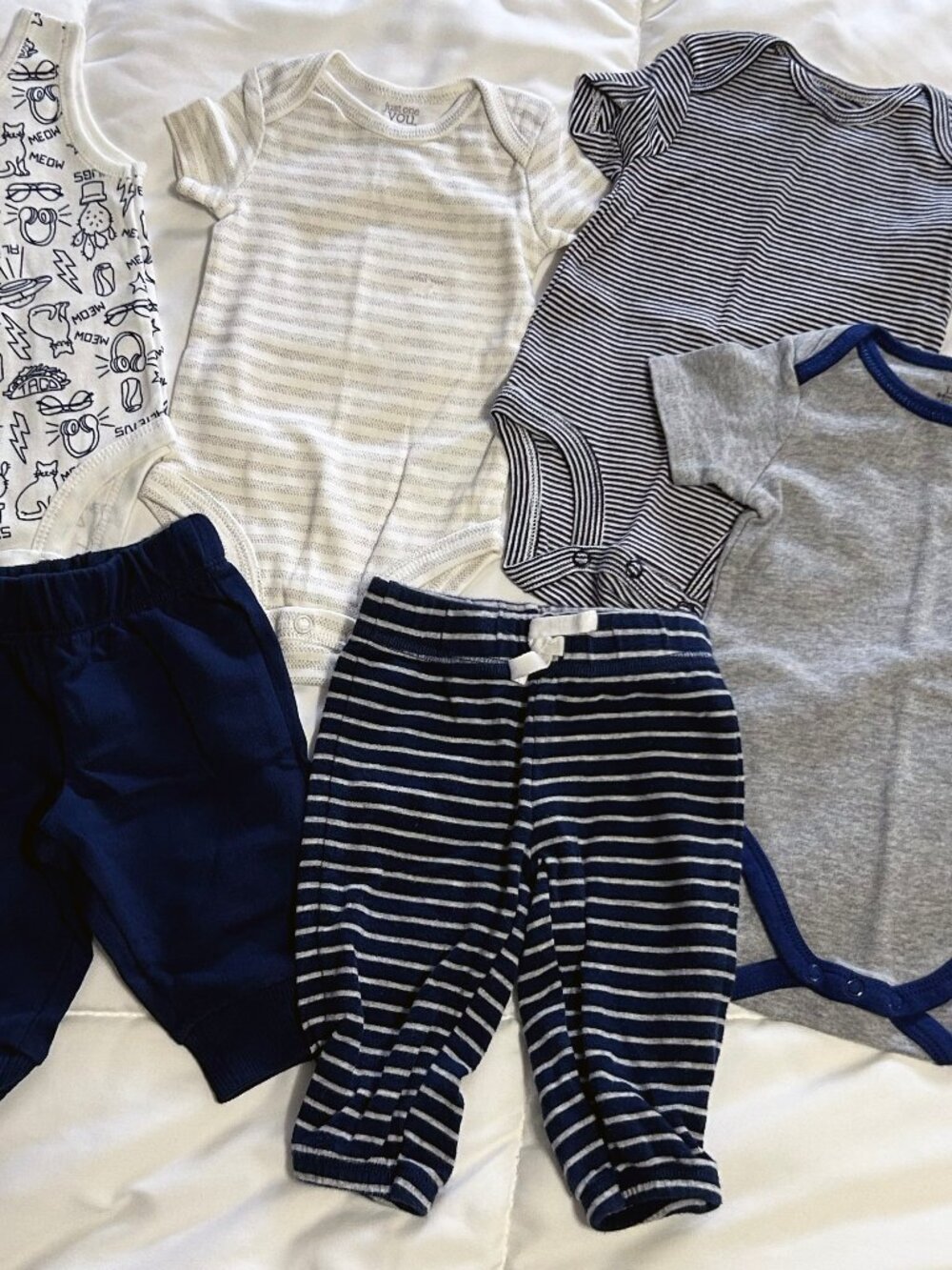 3 month bodysuits short sleeve and pants unisex - Lot of 6 - LIKE NEW